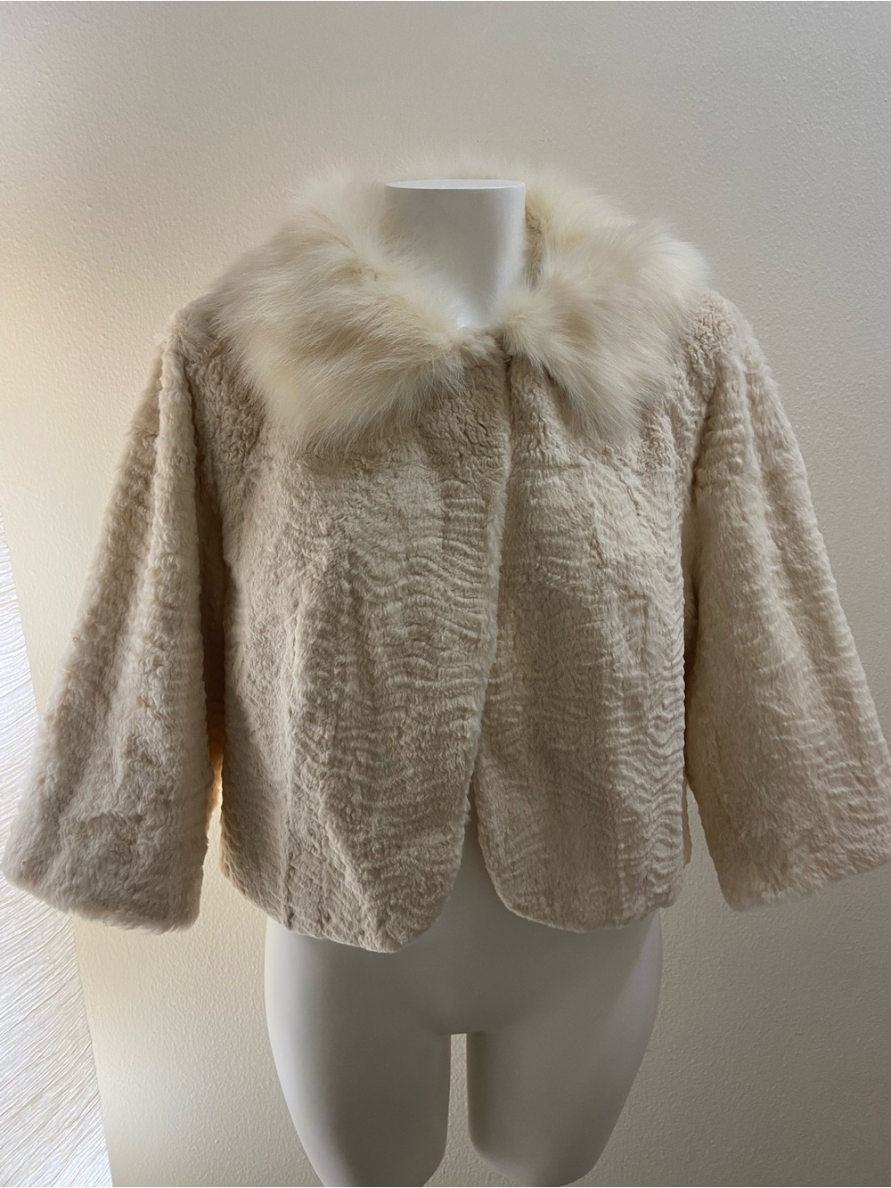 NWOT Pologeorgis Ivory Beige Textured Rabbit & Fox Fur Crop Jacket - Sz Medium